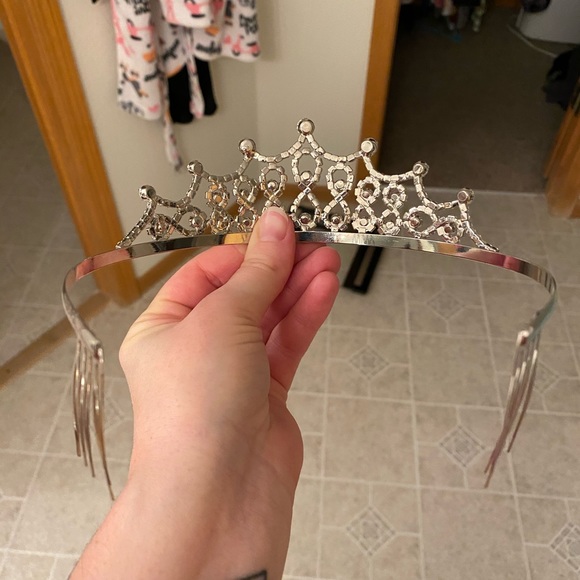 Tiara - Picture 2 of 2